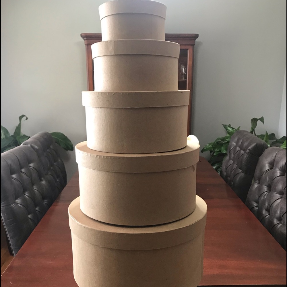 5 Storage boxes